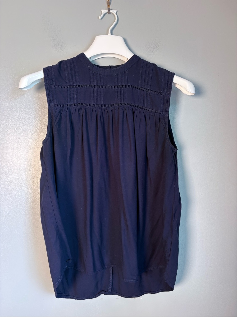 Old Navy Navy Blue Pintuck Crochet Lace Yoke Sleeveless Top Blouse Medium